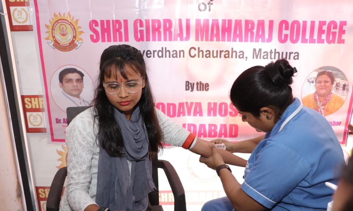 Shri Girraj Maharaj College Mathura Health Check Up photo 17
